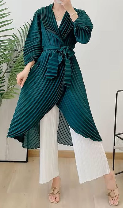 Cardigan style kimono, tissus plissé vert foncé très tendance, 100% polyester, anti froissage, séchage rapide